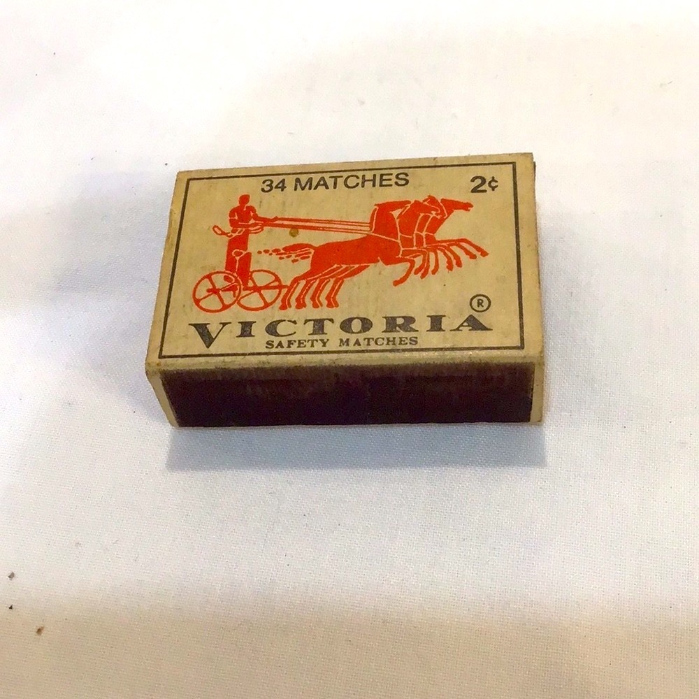 RARE Very vintage Victoria matches in original box
